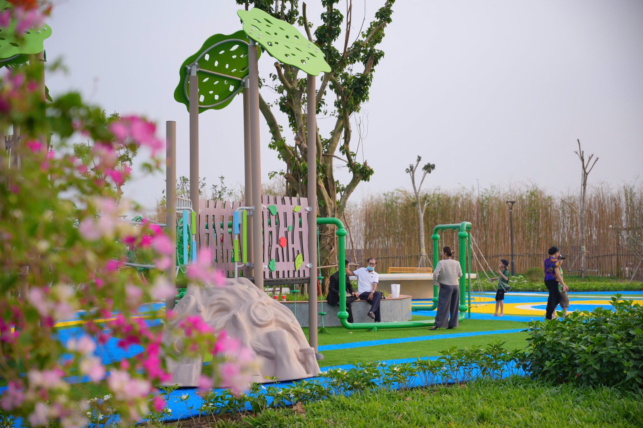 Không gian xanh mát, mỗi sáng đi dạo hoặc  tập thể dục tại đây đều tuyệt vời