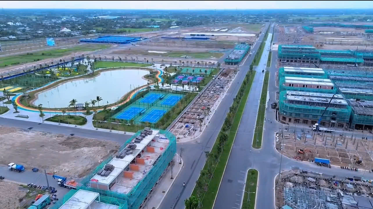 Cảnh quan cây xanh được trồng mới, tạo không gian sống thoáng đãng