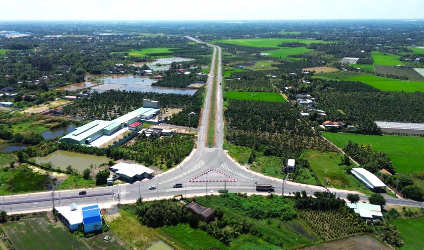 Dự án đường Tân An - Bình Hiệp có chiều dài tuyến khoảng 62,7 km, điểm đầu tại nút giao đường vành đai Tân An và ĐT.834B (xã Mỹ An) và điểm cuối giao với ĐT.831 (xã Bình Hiệp). 